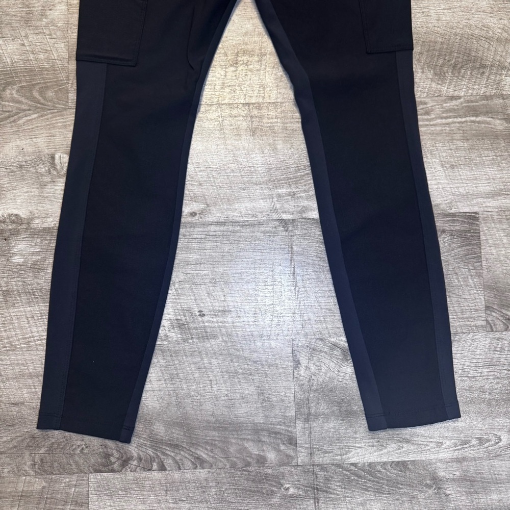Athleta Headlands Hybrid Cargo Leggings Tight Pants Women's Size 2 Black - Picture 4 of 7